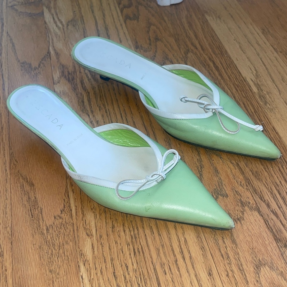 Escada kitten heel